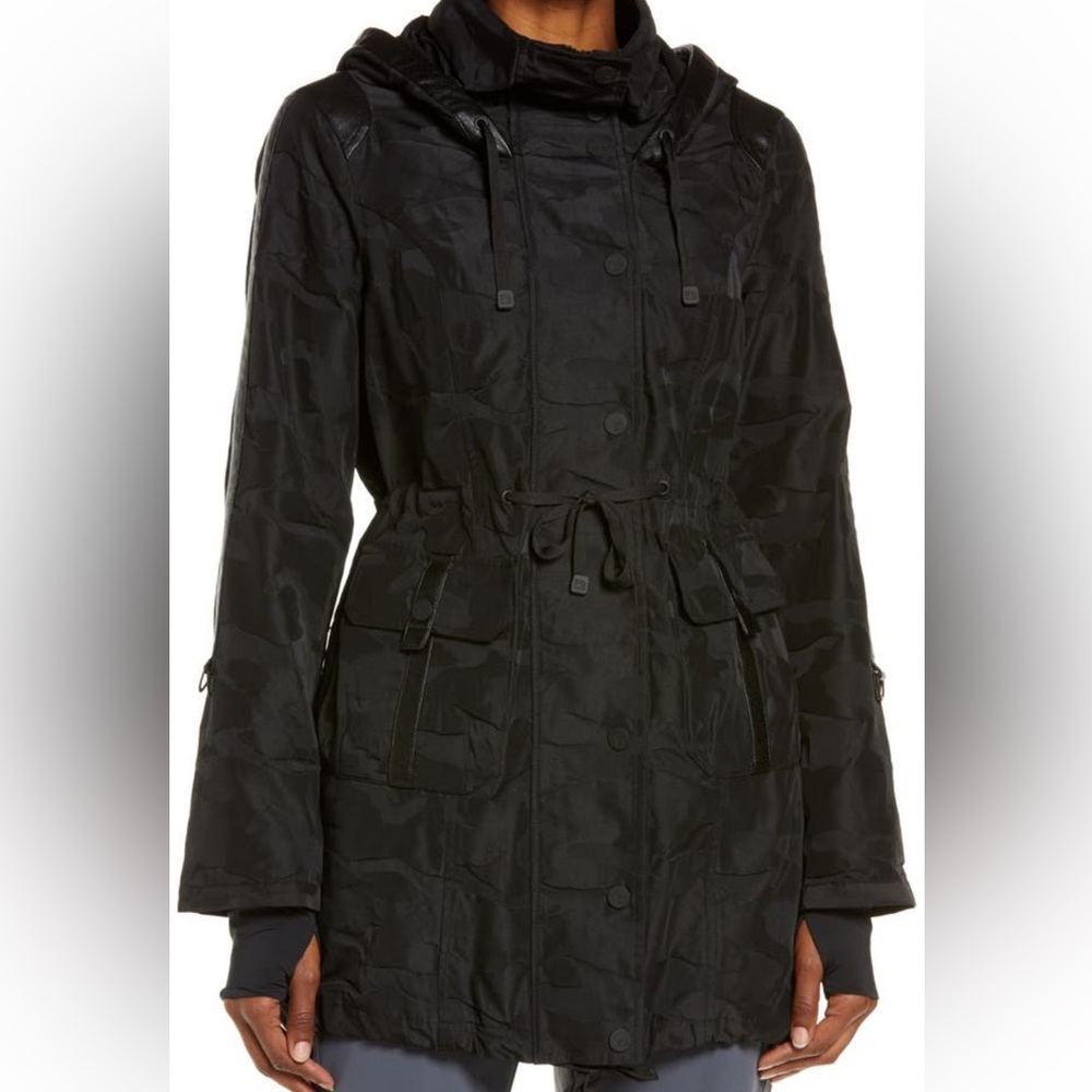 Blanc Noir hooded anorak size small